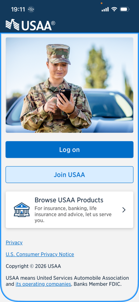 Screenshot of the USAA app landing screen with a blue focus indicator around the content pane indicating that a keyboard is active with the device. The "Log on" button is currently in focus.